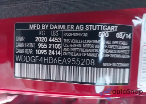 2014 Mercedes-Benz C 250 Sport z USA, uszkodzony, nr VIN WDDGF4HB6EA955208